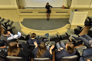 SA president Aysha Seedat leads a discussion about including race and ethnicity in DPS public safety notices on Monday night. SA also officially took a stance to support bringing Uber to Syracuse.  