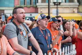 The Syracuse fans were responsive to speakers on stage, even starting a “Dino” chant before the Syracuse head coach started speaking. 